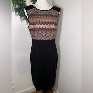 Maggy London, 10, black sleeveless metallic embroidered geometric torso print